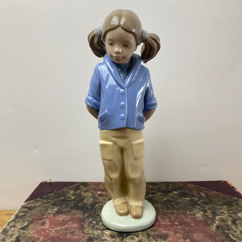 Lladro, jente med musefletter