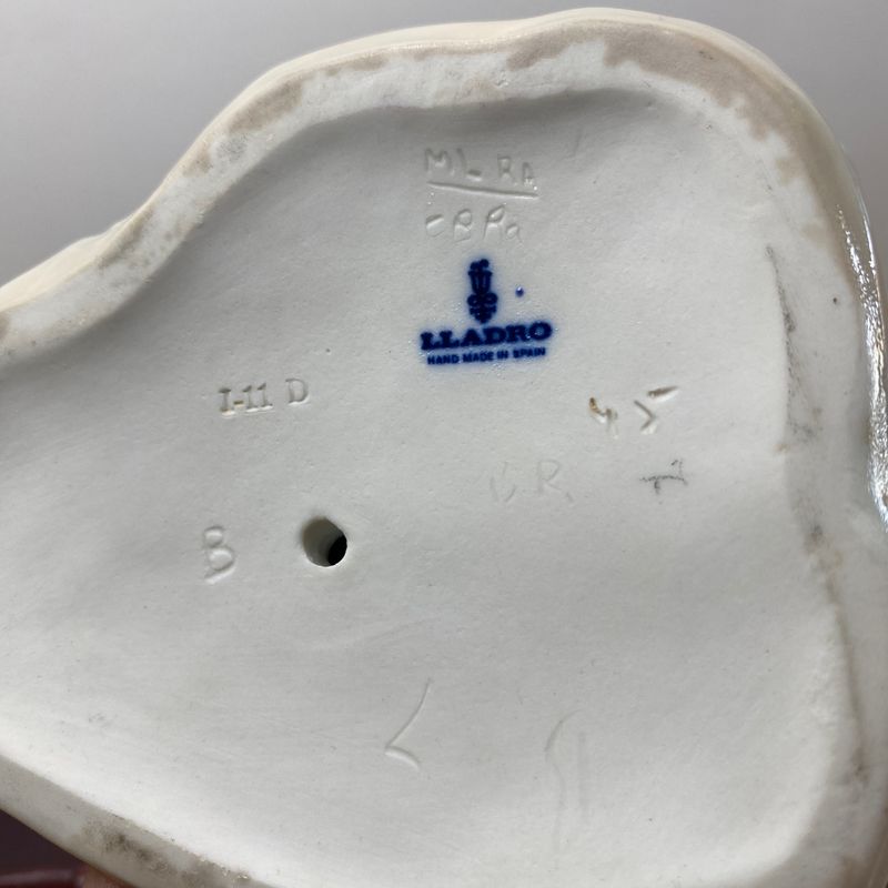 Lladro, jente med hund