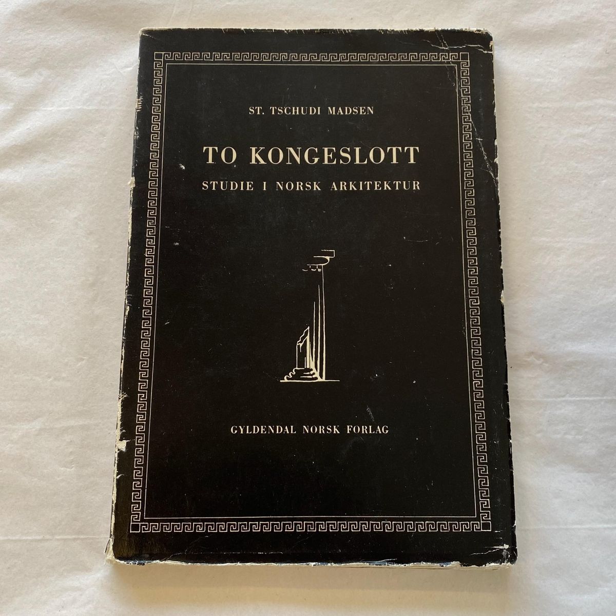 St. Tschudi Madsen - To kongeslott 